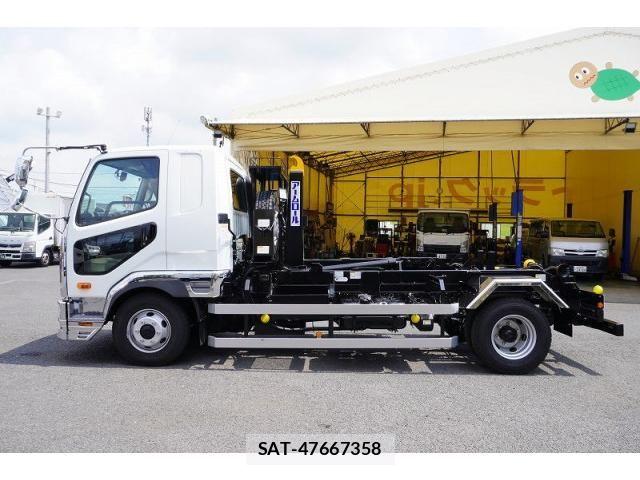 Mitsubishi FIGHTER 2026-04 8229962-2