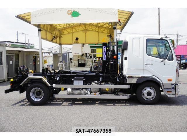 Mitsubishi FIGHTER 2026-04 8229962-4