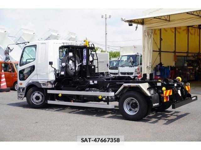 Mitsubishi FIGHTER 2026-04 8229962-6
