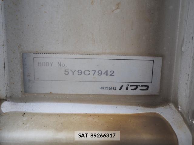 Mitsubishi FIGHTER 2015-12 8229983-10