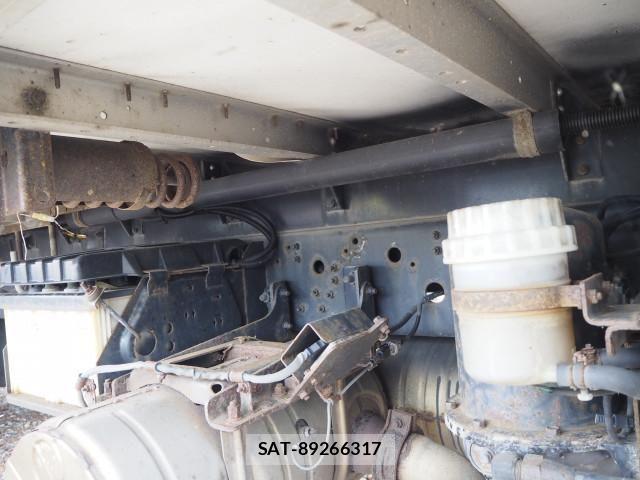Mitsubishi FIGHTER 2015-12 8229983-11