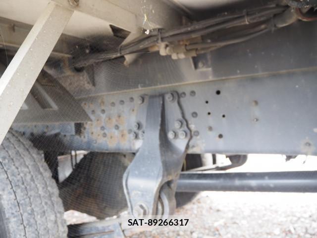 Mitsubishi FIGHTER 2015-12 8229983-12