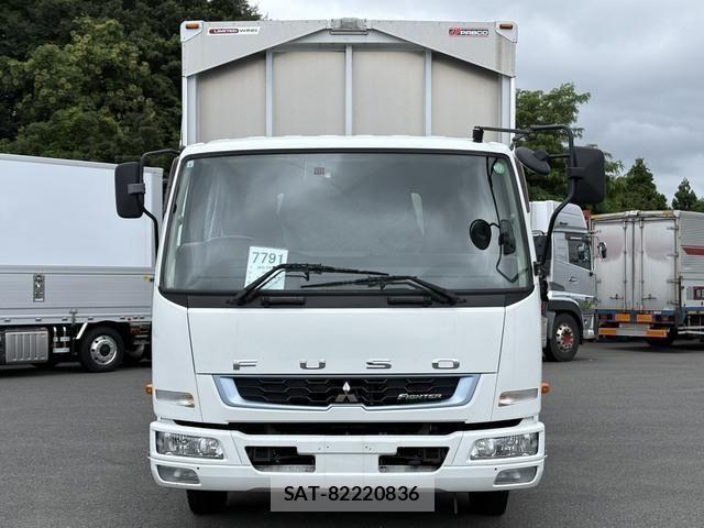 Mitsubishi FIGHTER 2018-06 8229977-1