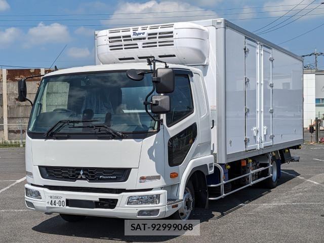 Mitsubishi FIGHTER 2026-01 8229949-0