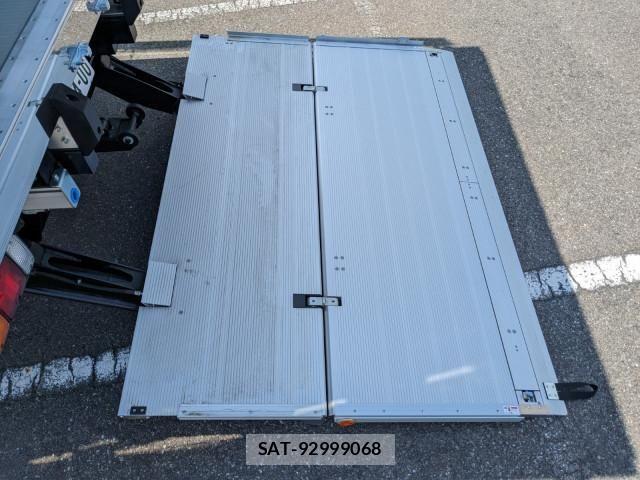 Mitsubishi FIGHTER 2026-01 8229949-9