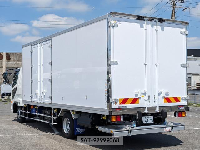 Mitsubishi FIGHTER 2026-01 8229949-2