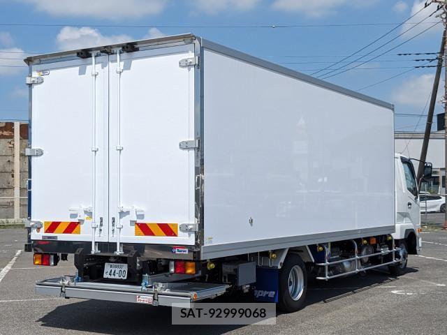 Mitsubishi FIGHTER 2026-01 8229949-3