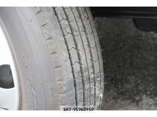 Mitsubishi FIGHTER 2025-10 8229959-9