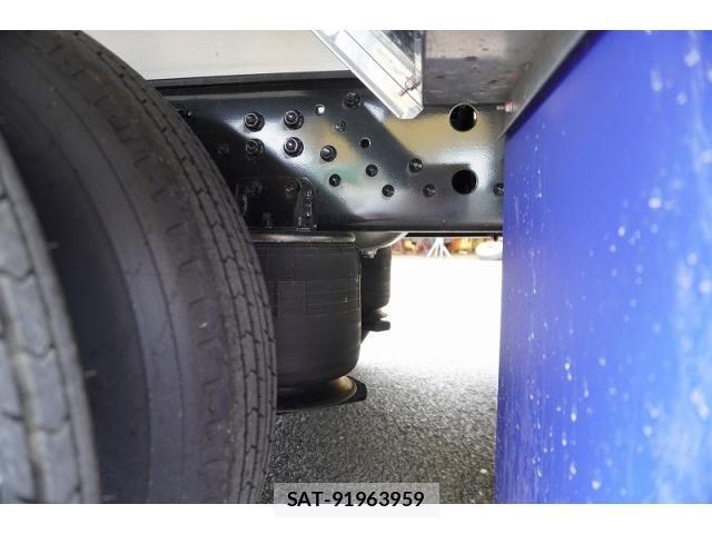 Mitsubishi FIGHTER 2025-10 8229959-11