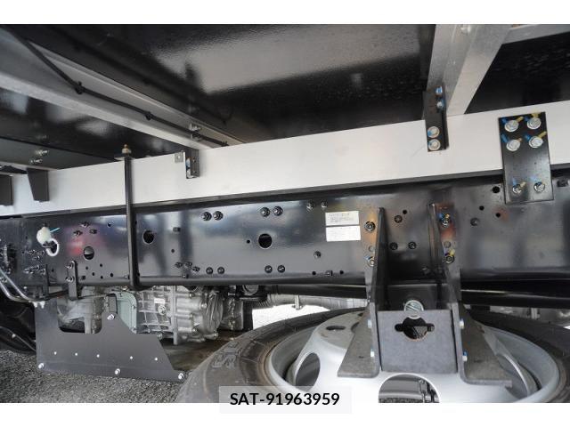 Mitsubishi FIGHTER 2025-10 8229959-12