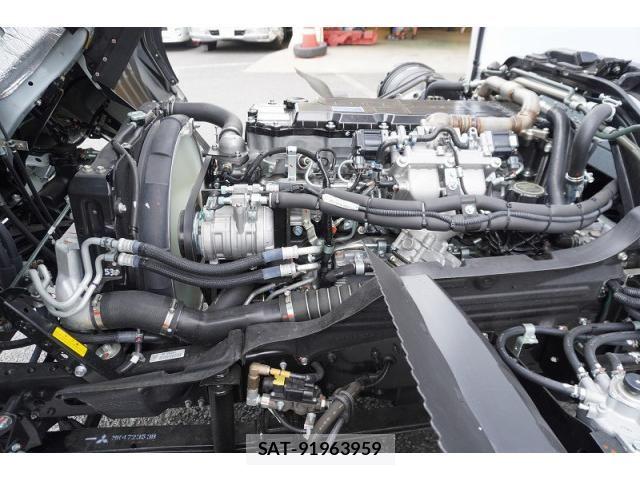 Mitsubishi FIGHTER 2025-10 8229959-14