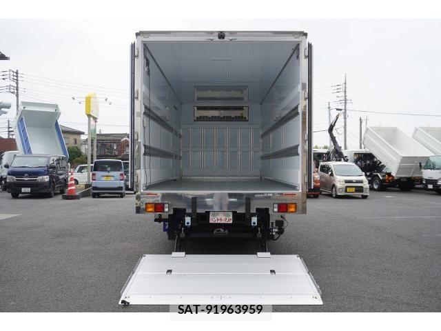 Mitsubishi FIGHTER 2025-10 8229959-20