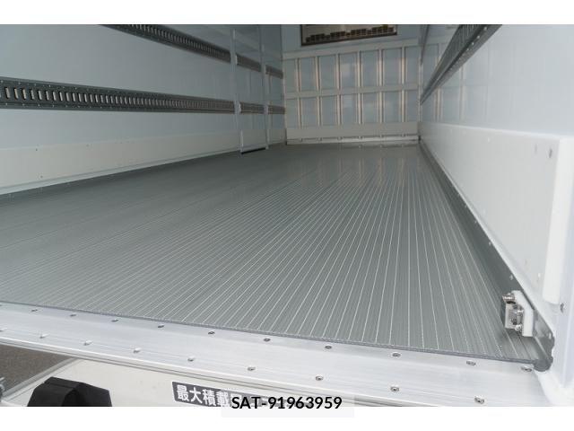 Mitsubishi FIGHTER 2025-10 8229959-23