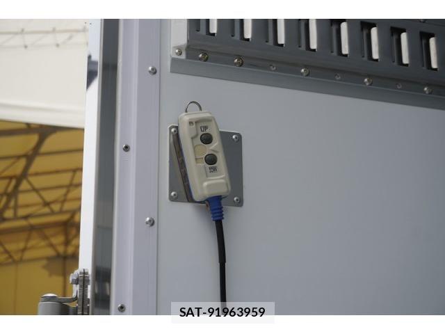 Mitsubishi FIGHTER 2025-10 8229959-25