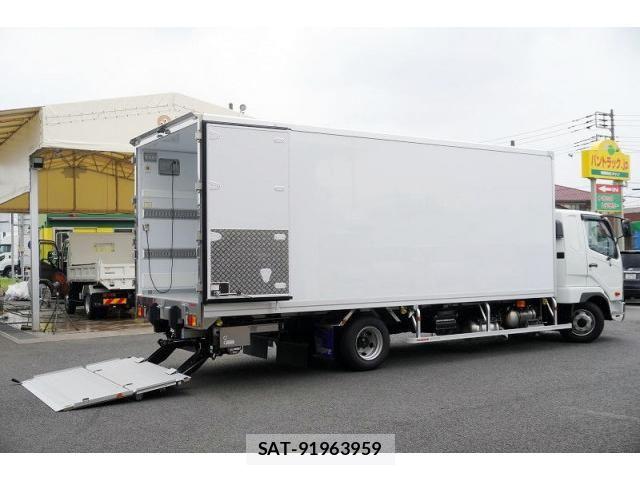 Mitsubishi FIGHTER 2025-10 8229959-8