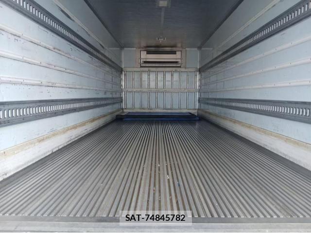 Mitsubishi FIGHTER 2019-07 8229981-26