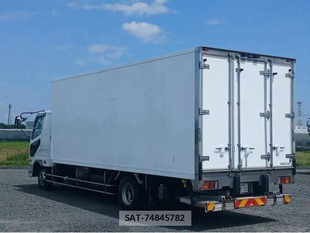 Mitsubishi FIGHTER 2019-07 8229981-6