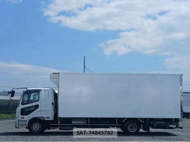 Mitsubishi FIGHTER 2019-07 8229981-7