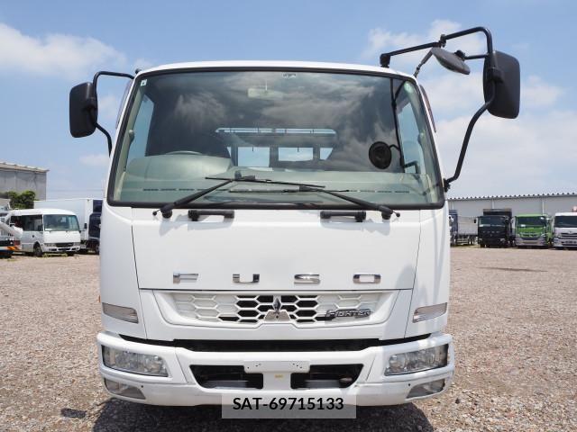 Mitsubishi FIGHTER 2013-06 8229980-7