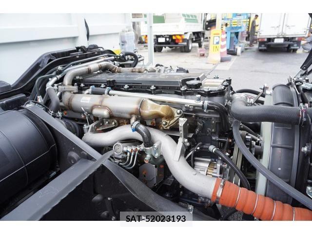 Mitsubishi FIGHTER 2024-08 8229941-14