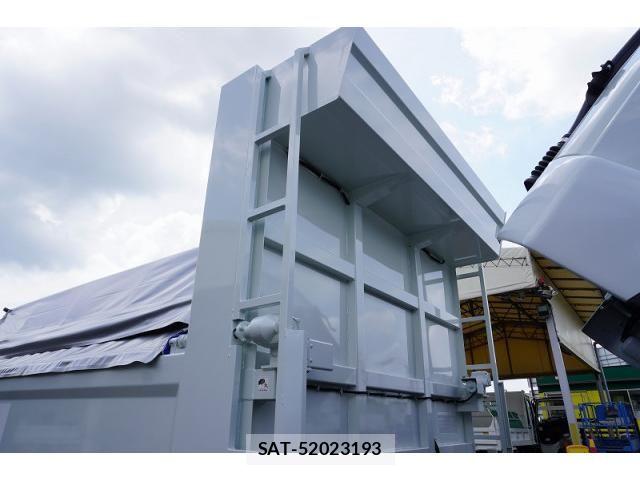 Mitsubishi FIGHTER 2024-08 8229941-15