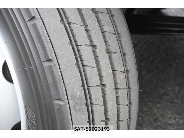 Mitsubishi FIGHTER 2024-08 8229941-8