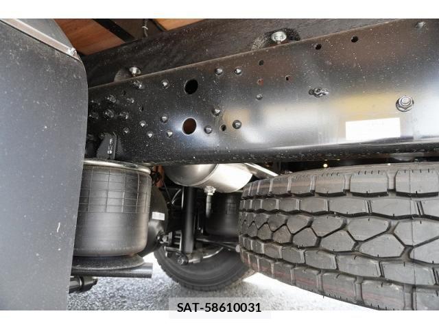 Mitsubishi FIGHTER 2026-04 8229965-10