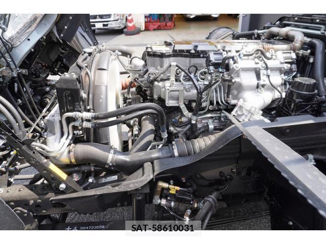 Mitsubishi FIGHTER 2026-04 8229965-13