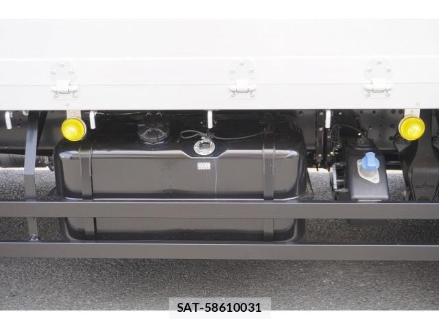 Mitsubishi FIGHTER 2026-04 8229965-16
