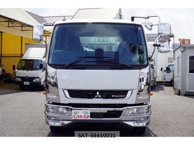 Mitsubishi FIGHTER 2026-04 8229965-1