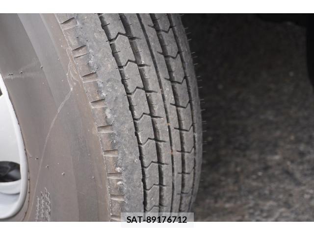 Mitsubishi FIGHTER 2025-11 8229960-9