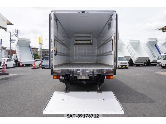 Mitsubishi FIGHTER 2025-11 8229960-20