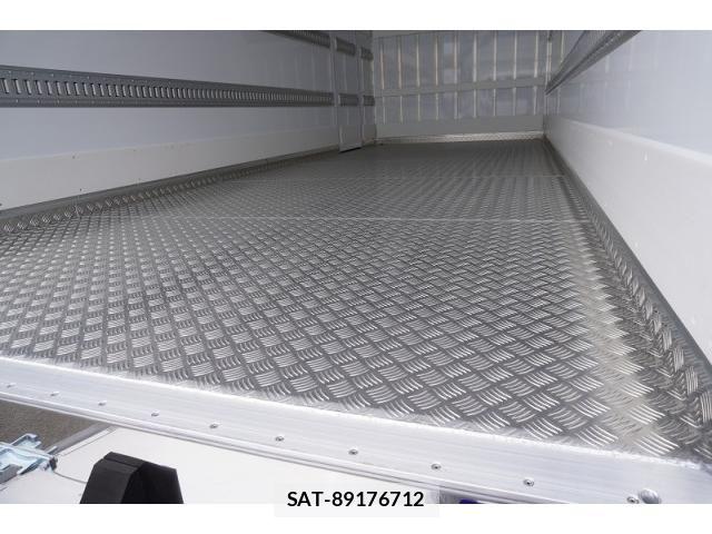 Mitsubishi FIGHTER 2025-11 8229960-23