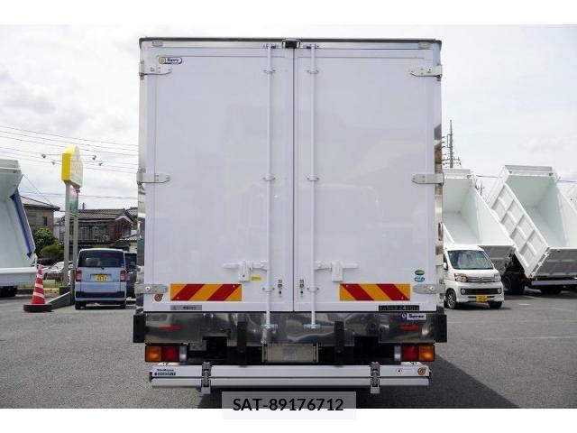 Mitsubishi FIGHTER 2025-11 8229960-3