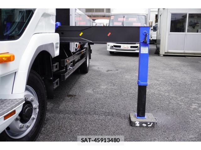 Mitsubishi FIGHTER 2025-07 8229942-26