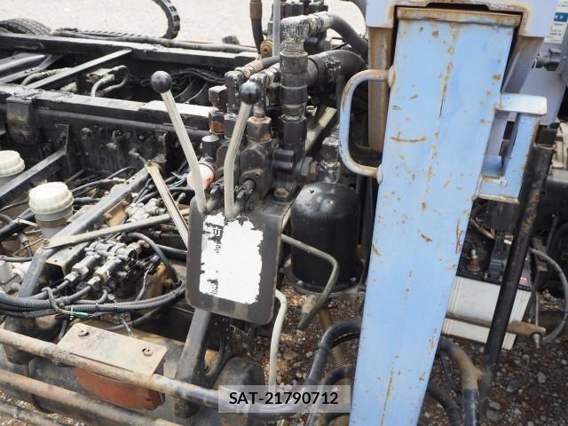 Mitsubishi FIGHTER 2001-07 8229976-16
