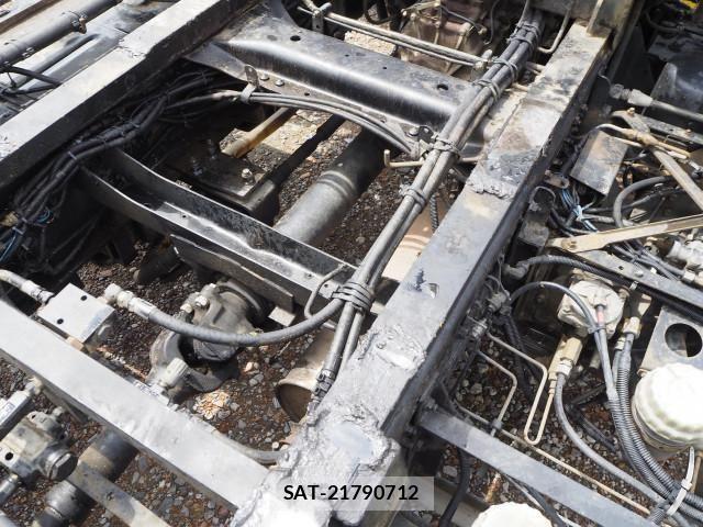 Mitsubishi FIGHTER 2001-07 8229976-21