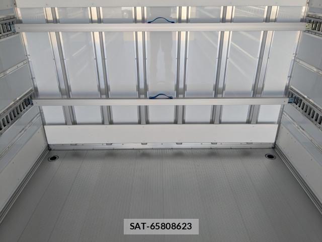 Mitsubishi FIGHTER 2026-01 8229946-14