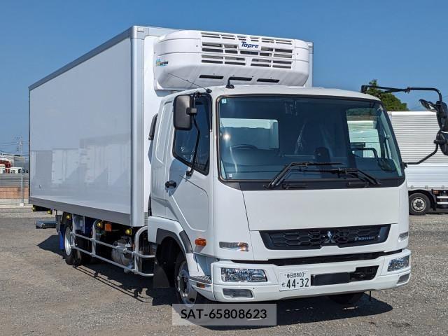 Mitsubishi FIGHTER 2026-01 8229946-1