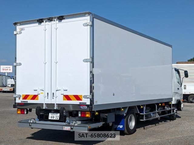 Mitsubishi FIGHTER 2026-01 8229946-3
