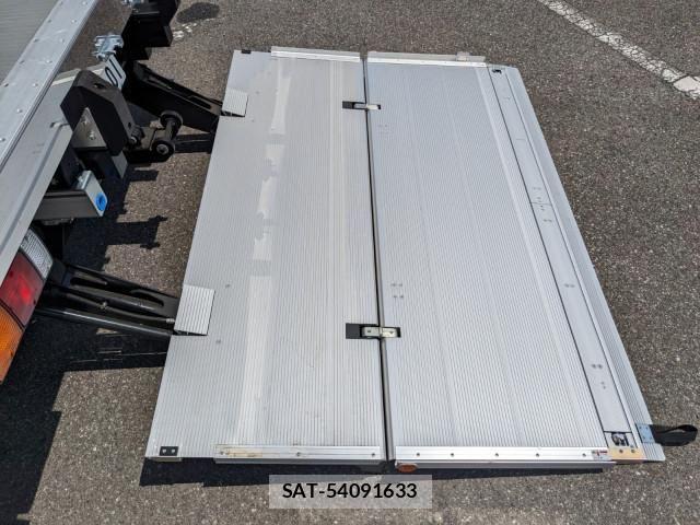 Mitsubishi FIGHTER 2026-01 8229945-9