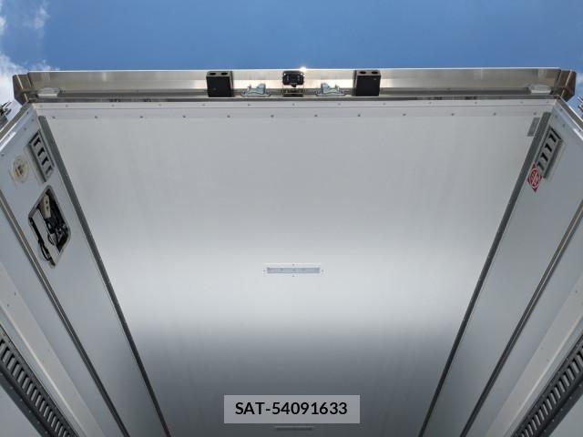 Mitsubishi FIGHTER 2026-01 8229945-12