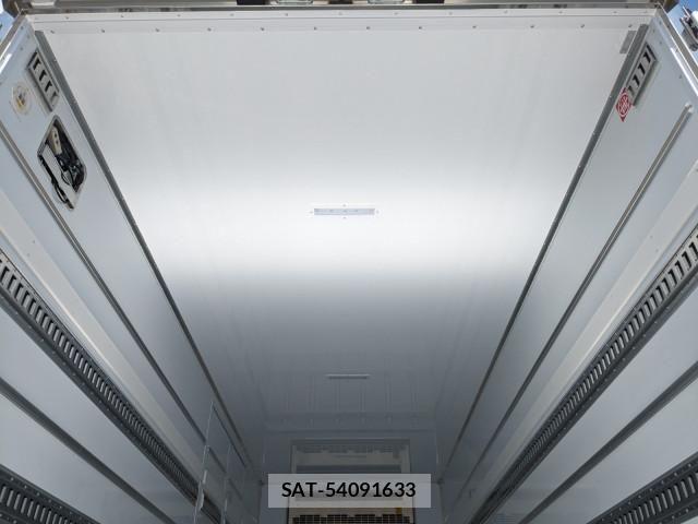 Mitsubishi FIGHTER 2026-01 8229945-14