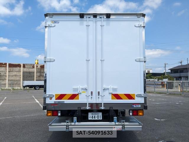 Mitsubishi FIGHTER 2026-01 8229945-4
