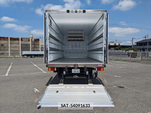 Mitsubishi FIGHTER 2026-01 8229945-8