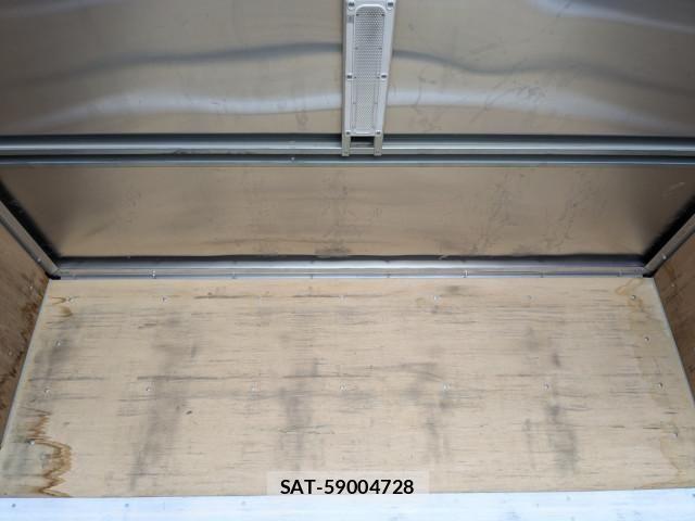 Mitsubishi FIGHTER 2018-04 8229986-27