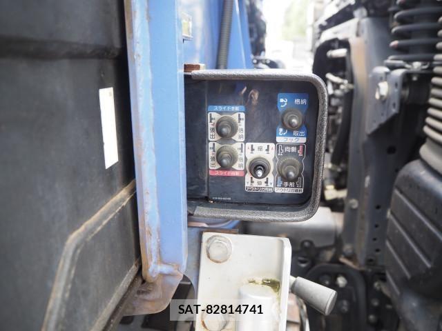 Mitsubishi FIGHTER 2014-06 8229964-9