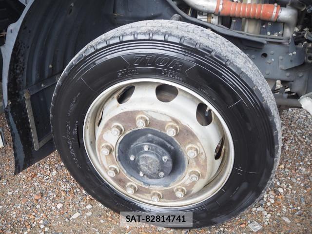 Mitsubishi FIGHTER 2014-06 8229964-15