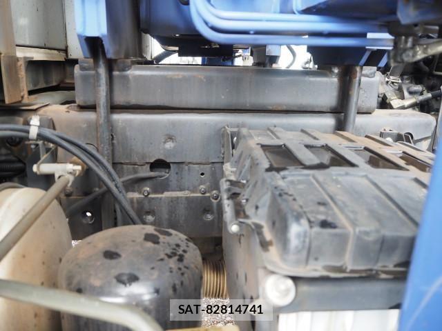 Mitsubishi FIGHTER 2014-06 8229964-20