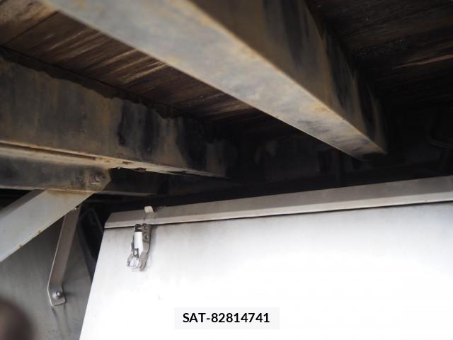 Mitsubishi FIGHTER 2014-06 8229964-21